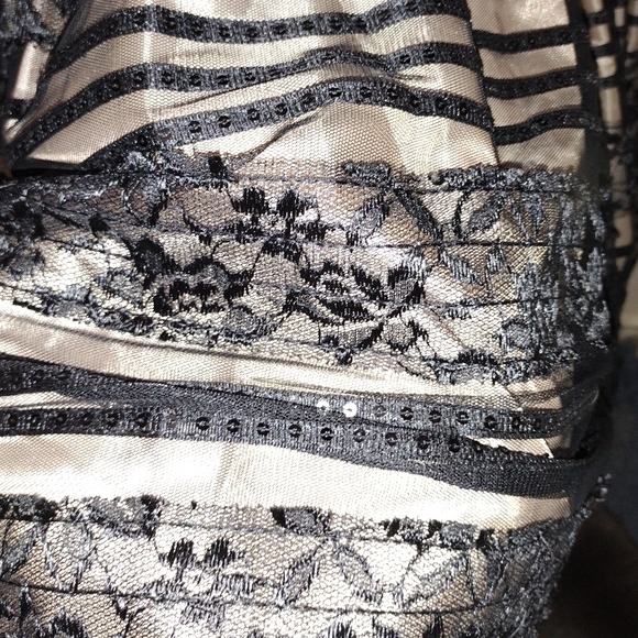 Jessica Howard Black Lace and Sequin Party Dress - Picture 5 of 9